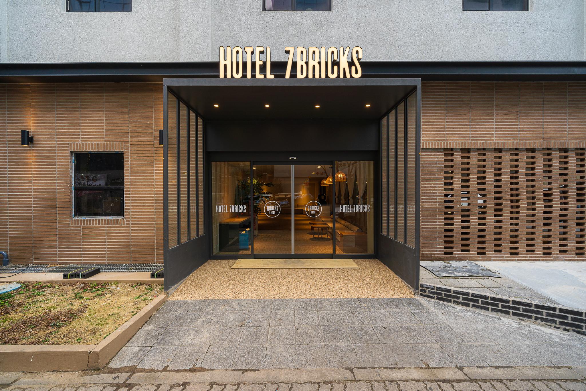 광주 상무 호텔 세븐브릭스 (Gwangju Sangmu Hotel 7 Bricks)