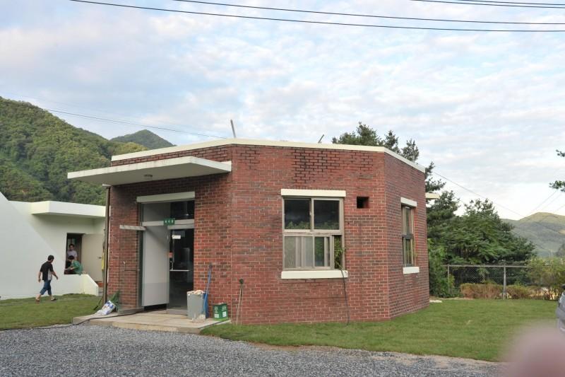 충주 명돌학교캠프펜션 (Chungju Myeongdol School Camp Pension)