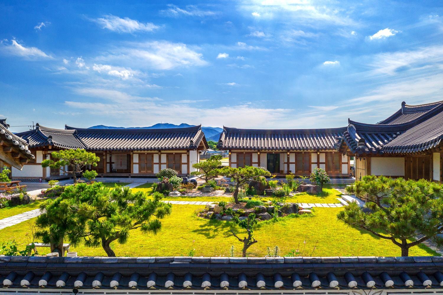 경주 와담정 한옥 펜션 (Gyeongju Wadamjung Hanok Pension)