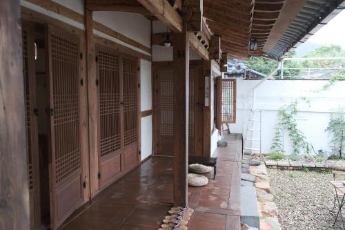 코지 러블리 한옥 스테이 (Cozy lovely hanok stay)