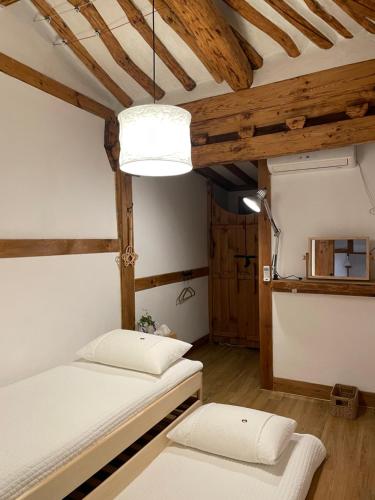 코지 러블리 한옥 스테이 (Cozy lovely hanok stay)