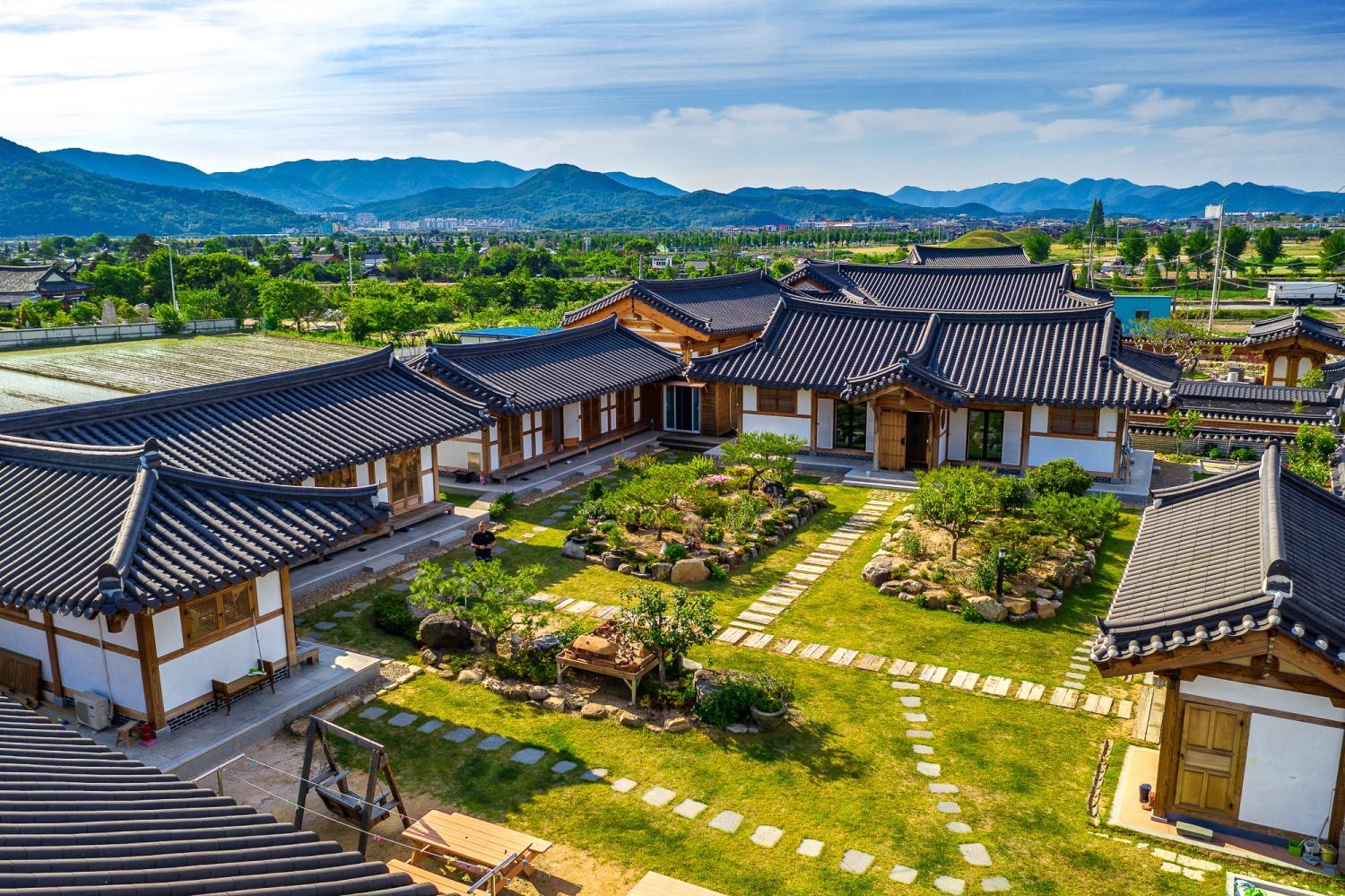 경주 와담정 한옥 펜션 (Gyeongju Wadamjung Hanok Pension)