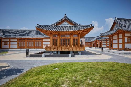 남원 예촌 (NamWon YeChon Traditional Hanok experience facility)