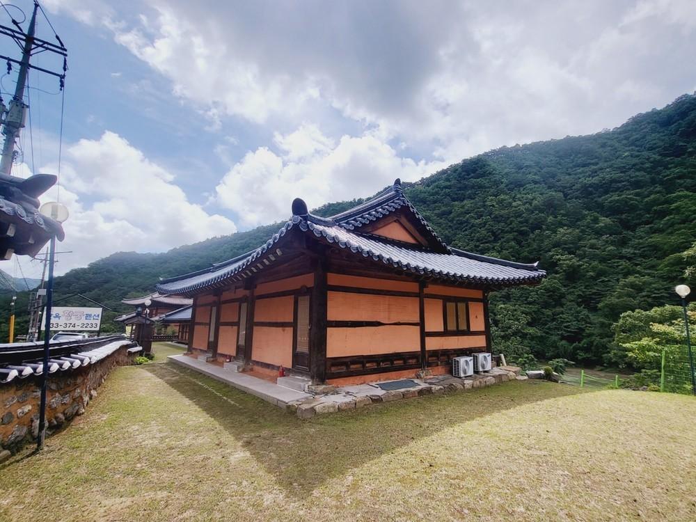 황궁한옥펜션 (Hwanggung Hanok Pension)