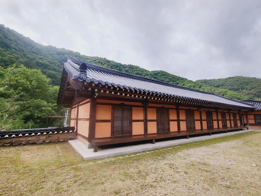 황궁한옥펜션 (Hwanggung Hanok Pension)