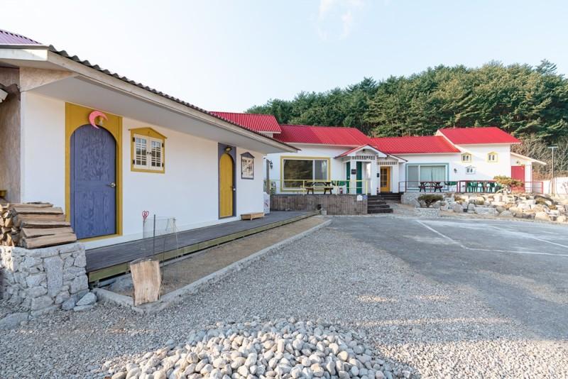 고성 빨강펜션 (Goseong Red Pension)