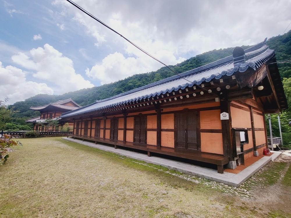 황궁한옥펜션 (Hwanggung Hanok Pension)