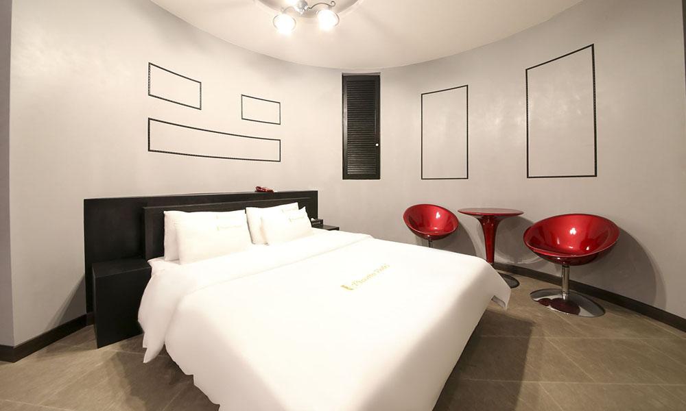 호텔 피카소 (Hotel Picasso)