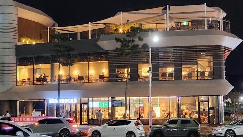 머드비치호텔 (Mud Beach Hotel)