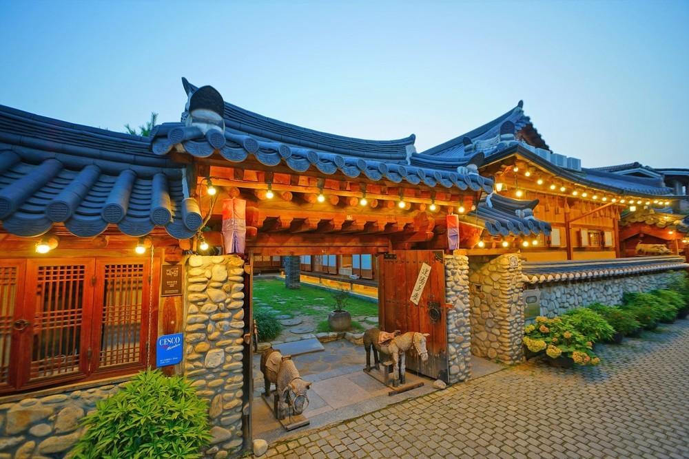 한옥고택 고을 (Hanok Gotaek Goeul)