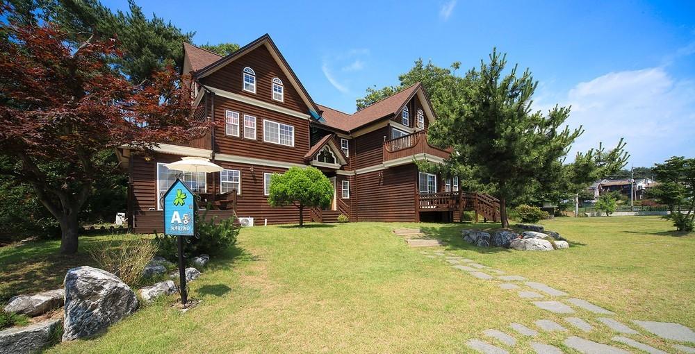 태안 마리모 펜션 (Taean Marimo Pension)