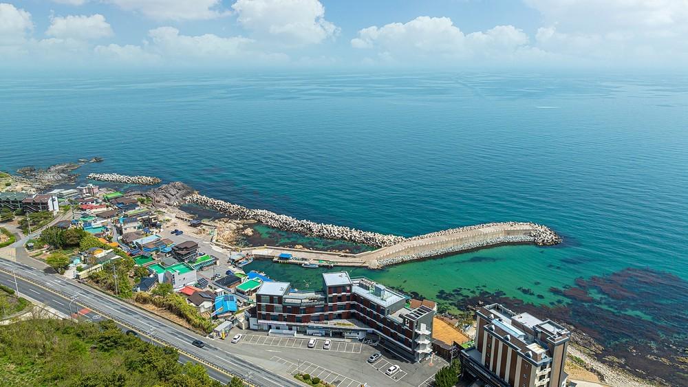 영덕 힐링턴 펜션 (Yeongdeok Hillington Pension)