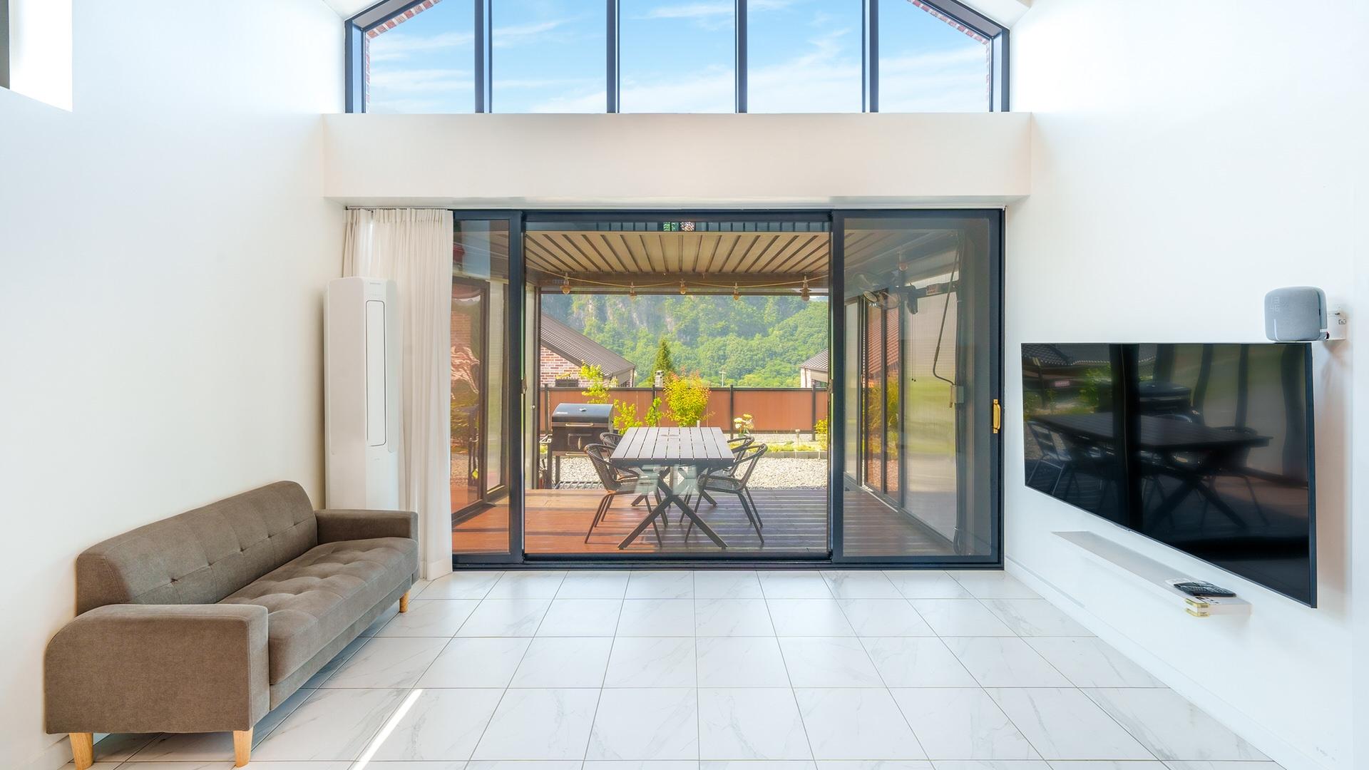 Danyang Dandelion Pool Villa