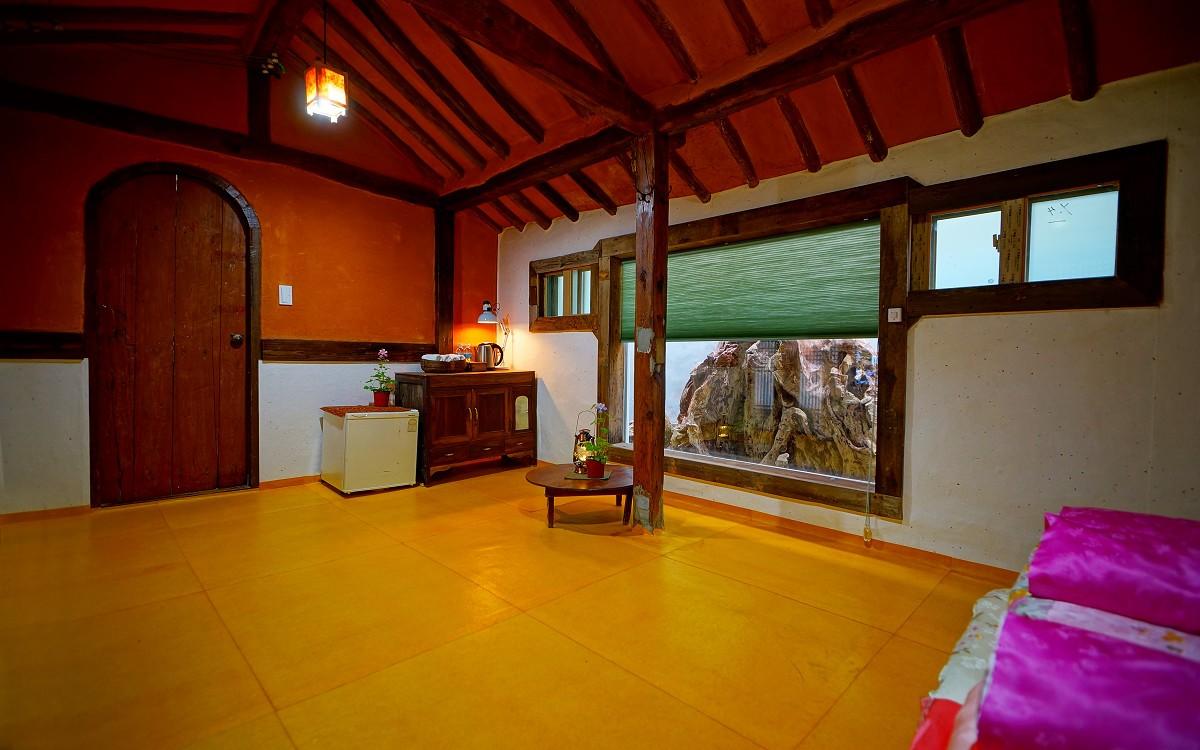 전주 한옥마을 이화원 고택 (Jeonju Hanokmaeul Ihwawon Gotek)