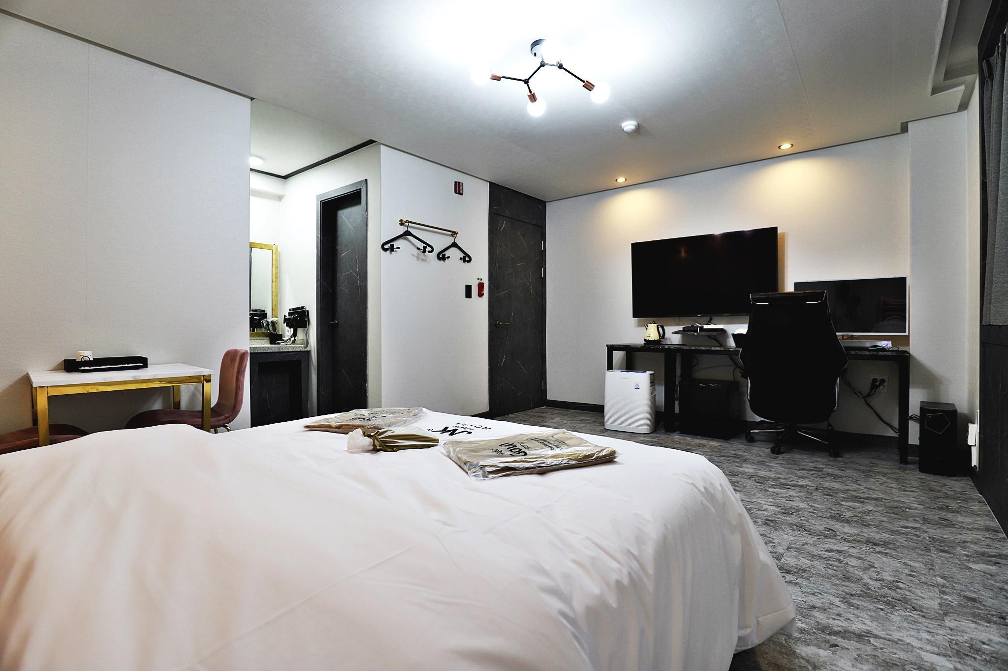 군산 THE BRIDGE HOTEL (Gunsan THE BRIDGE HOTEL)