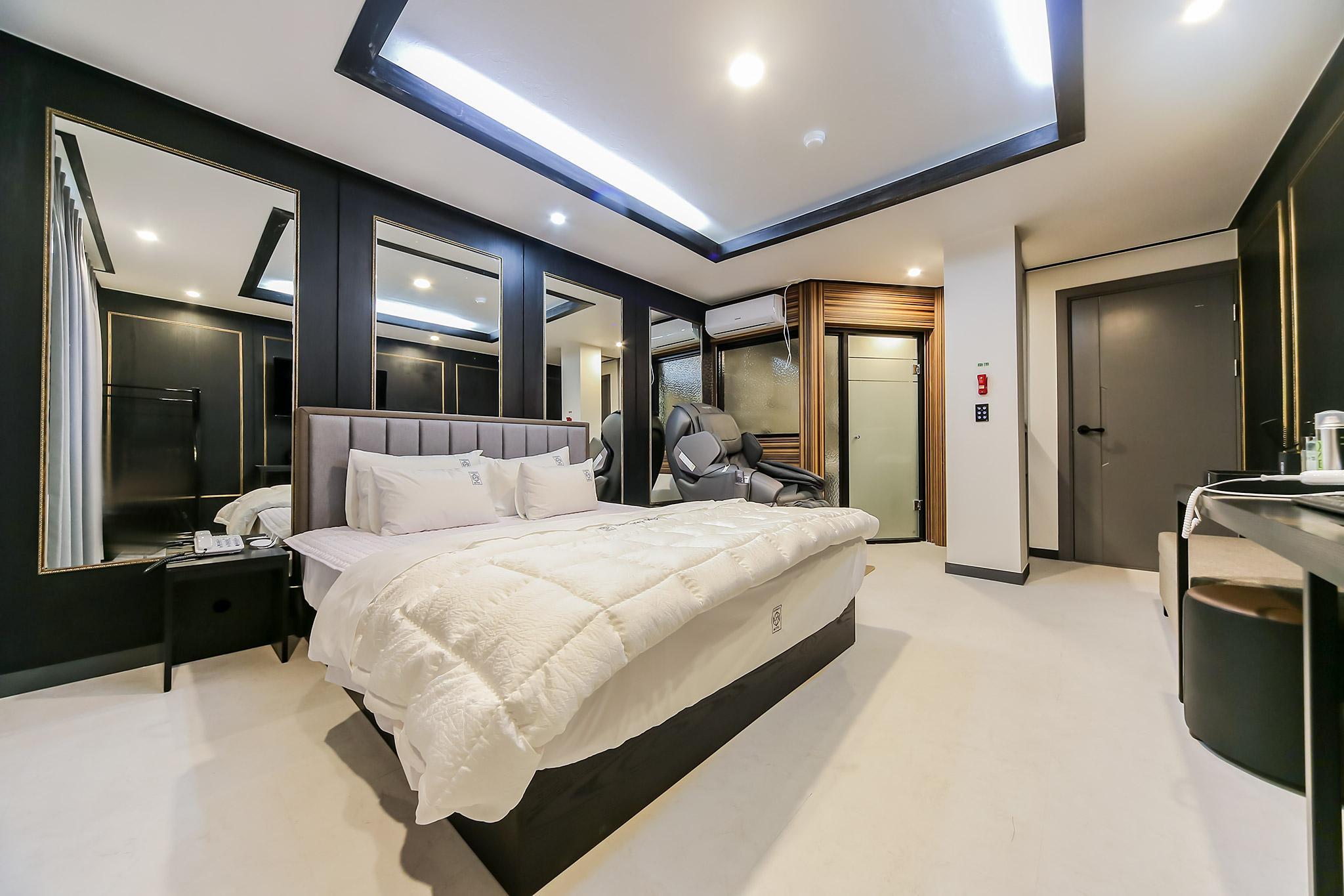 함안 HOTEL 루팡 (Haman Hotel Lupine)