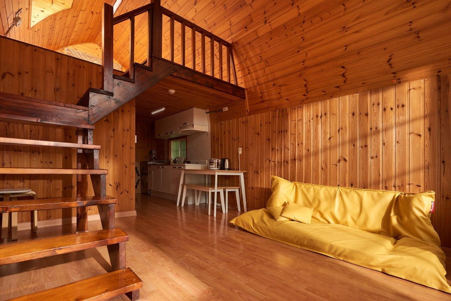 대화면의 프라이빗 하우스 (50m², 침실 1개, 프라이빗 욕실 1개) (D. 소나무(복층,독립된 캐빈형 객실))