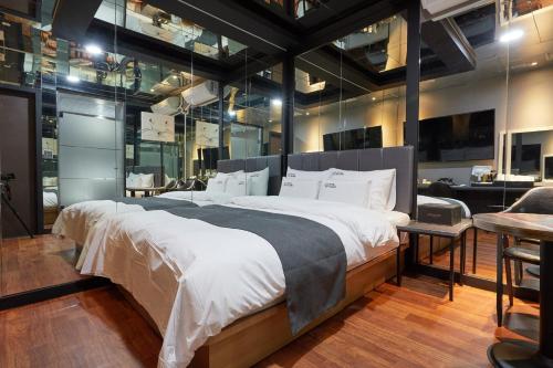 유앤미호텔 (You&Me Hotel)