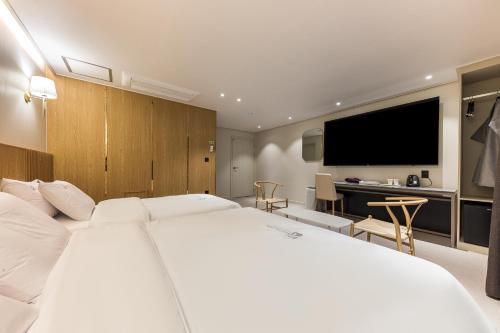 호텔 리움 (Hotel Lium)
