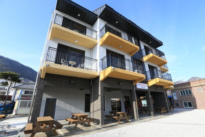 부안 모항크리스탈펜션 (Buan Mohang Crystal Pension)