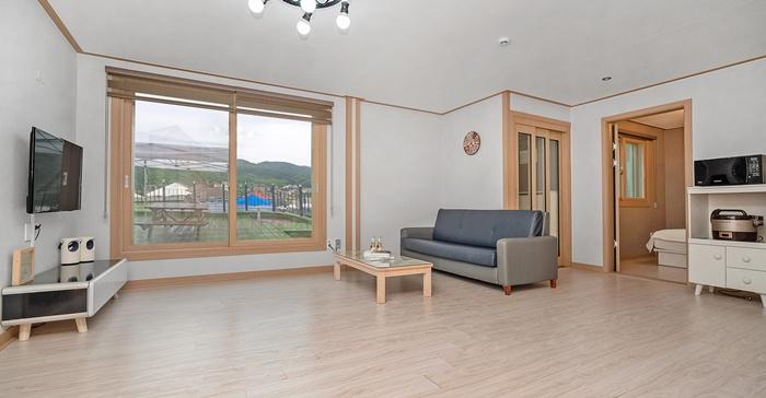 Zephyrus Heated Pool Private Pension