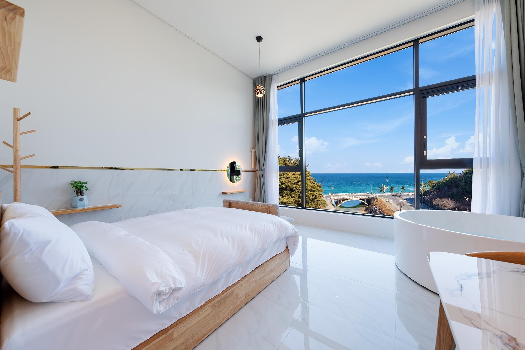 투데이 경포 오션뷰 펜션 (Today Gyeongpo Oceanview Pension)