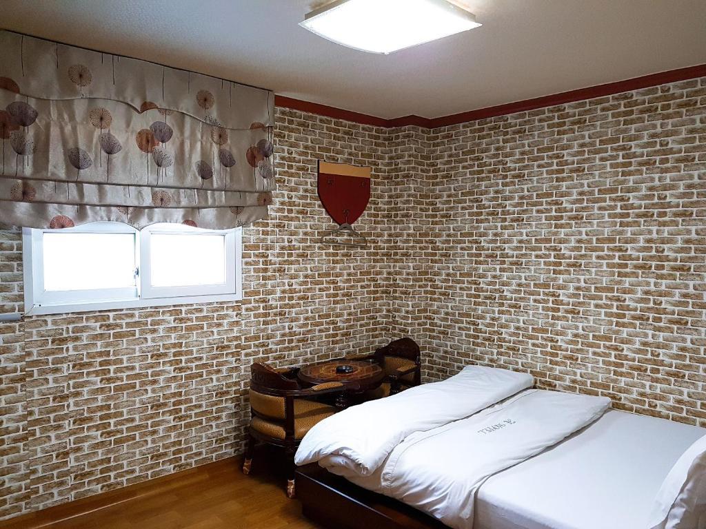A 모텔 (Gumi A Motel)