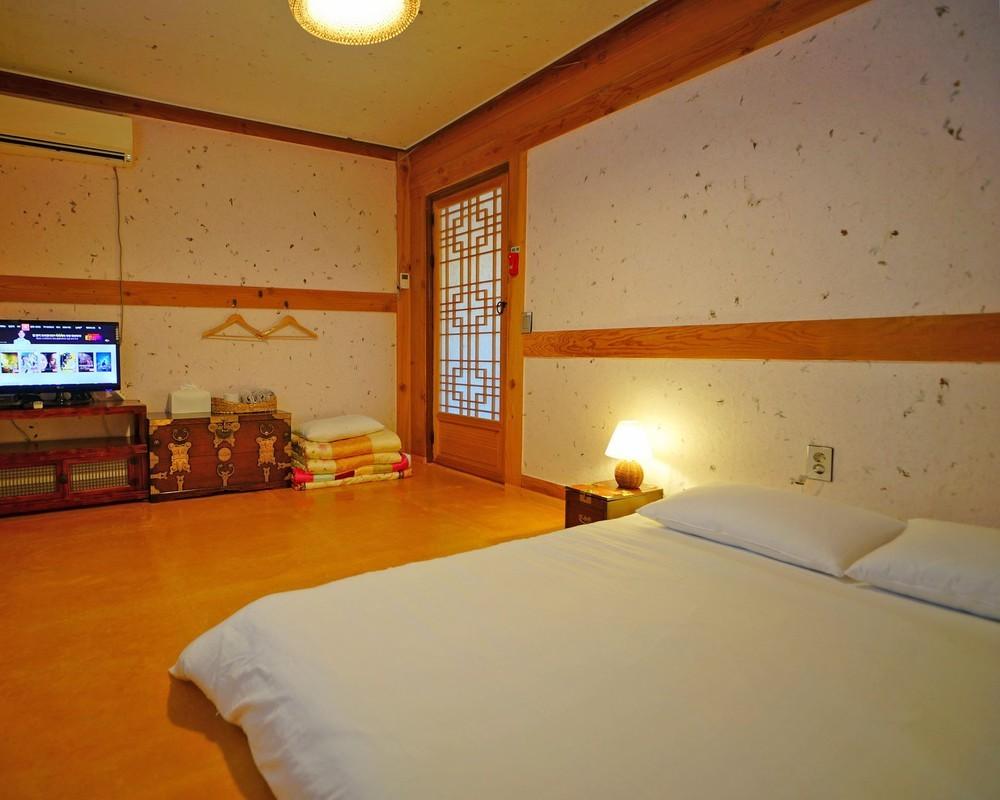 한옥고택 고을 (Hanok Gotaek Goeul)