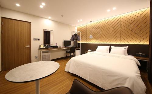 브라운도트호텔 신안점 (Brown Dot Hotel Sinan)