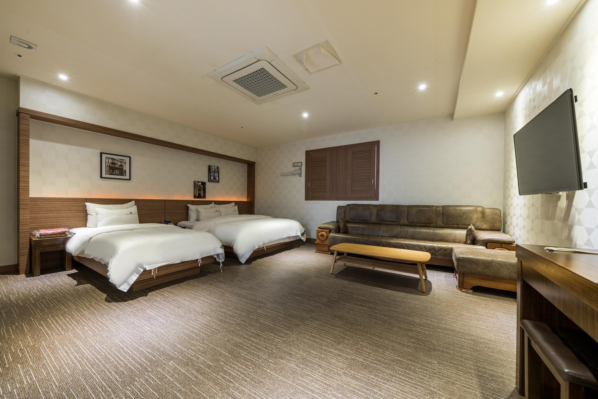 충주 리버 관광 호텔 (Chungju River Tourist Hotel)