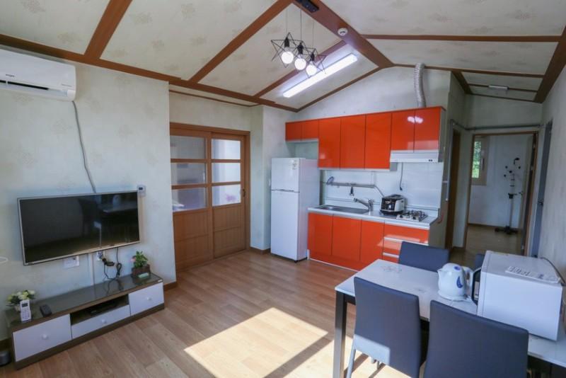 강화도 풍경소리펜션 (Ganghwado Sights and Sounds Pension [built in 2016])