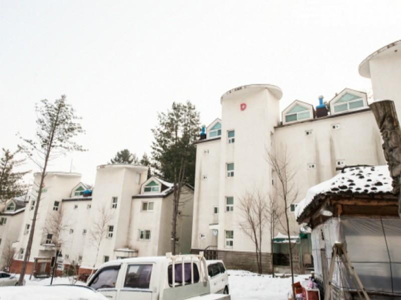 이스턴 파크 리조트 (Eastern Park Resort)