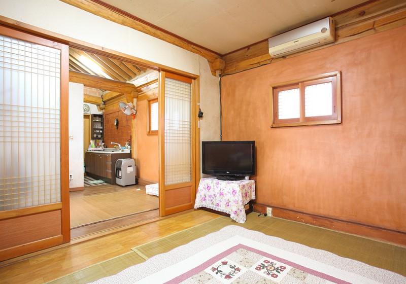 해남 함박골큰기와집펜션 (Haenam Hambakgolkeunggigiwajip Pension)