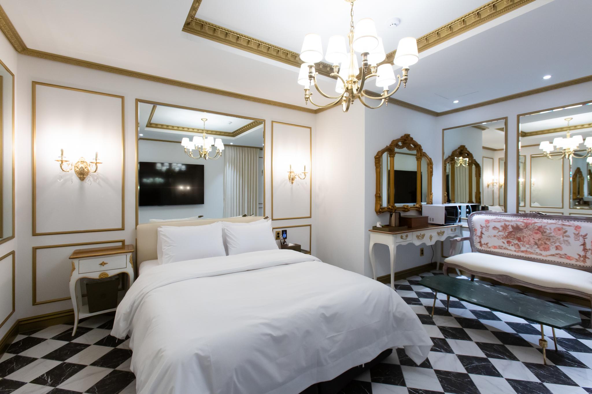 루아 프리미엄 무인호텔 (LUA PREMIUM Drive-In Hotel)