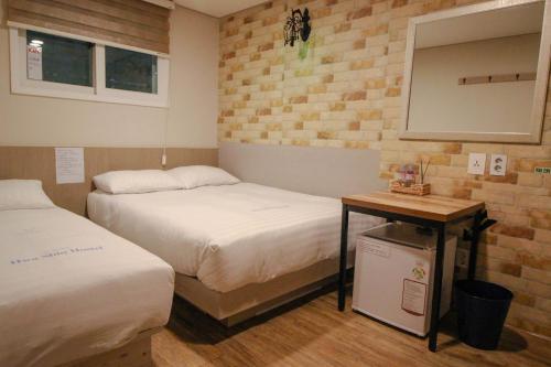 동대문 화신 호스텔 (Dongdaemun Hwashin Hostel)