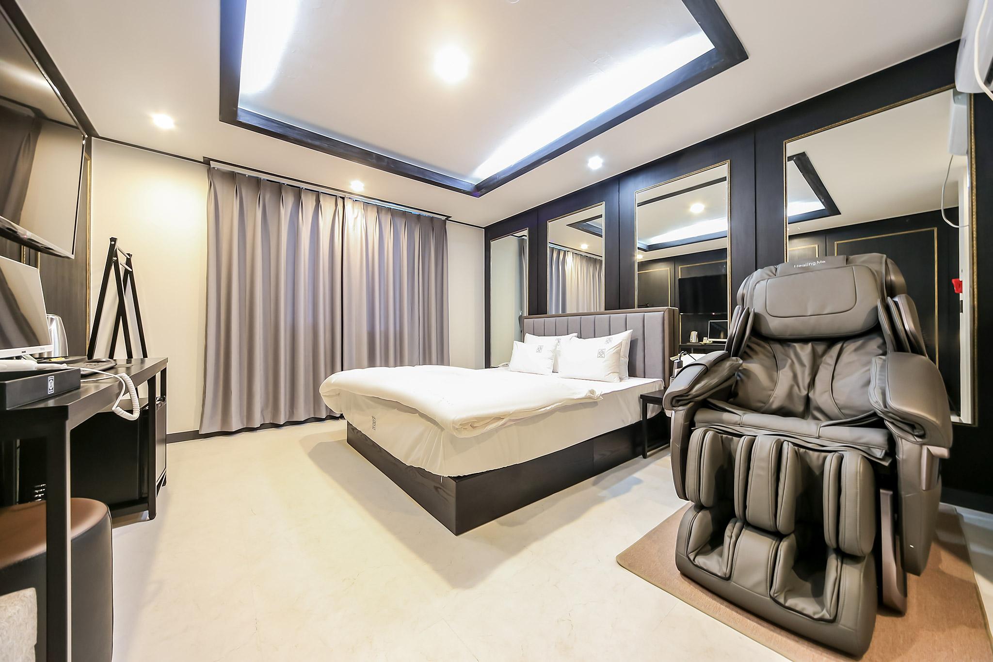함안 HOTEL 루팡 (Haman Hotel Lupine)