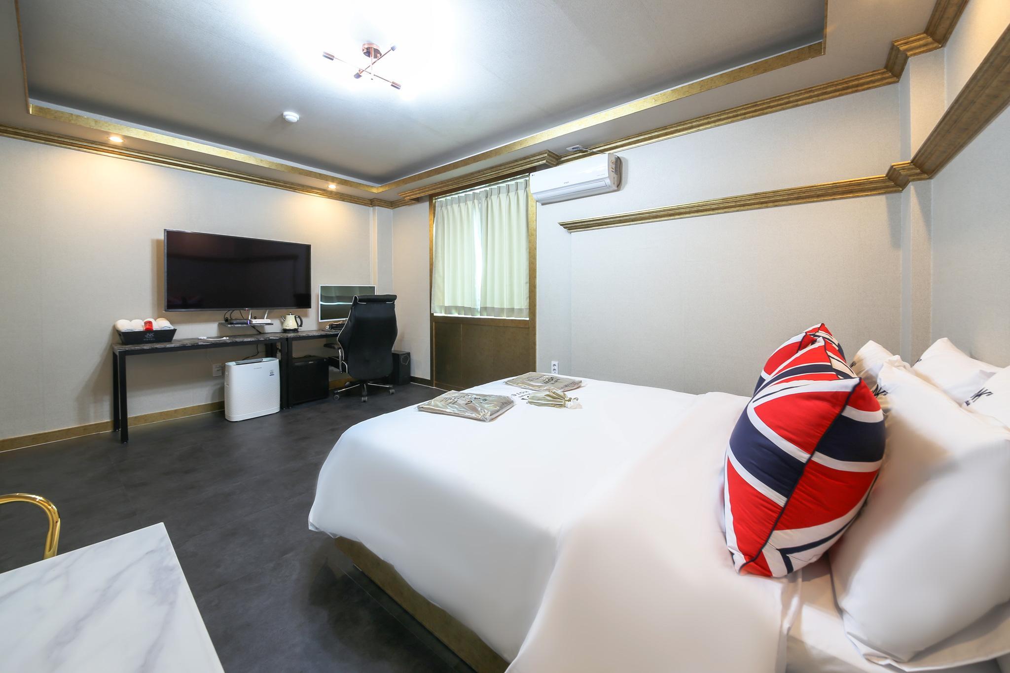 군산 THE BRIDGE HOTEL (Gunsan THE BRIDGE HOTEL)