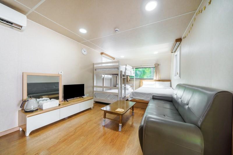 단양 파인카라반캠핑장 (Danyang Pine Caravan Camping)