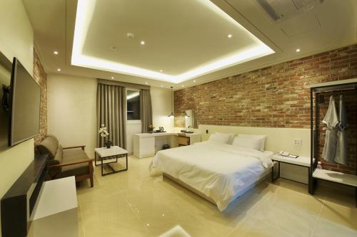 호텔 B (Hotel B)