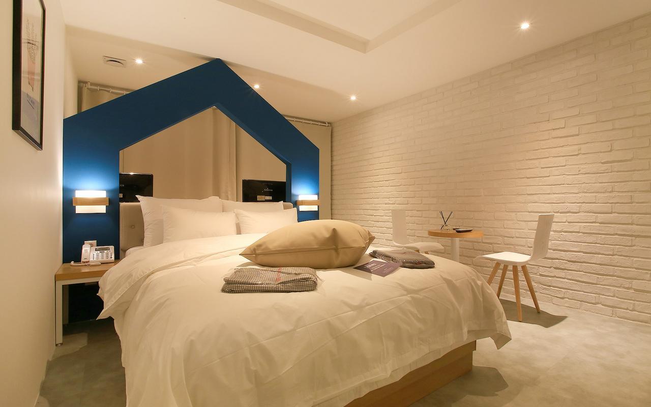 호텔야자 화정역점 (Hotel Yaja Hwajeong Station)