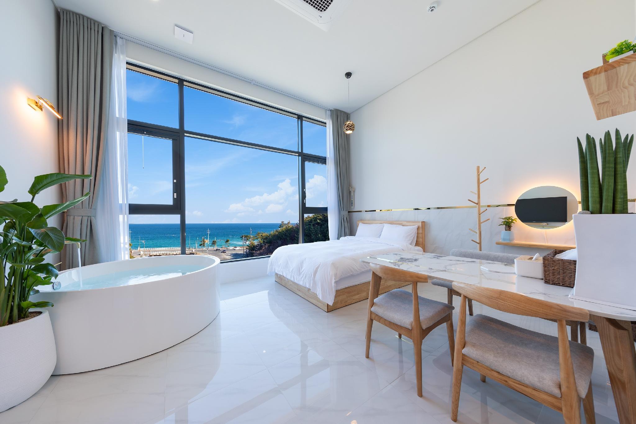 투데이 경포 오션뷰 펜션 (Today Gyeongpo Oceanview Pension)