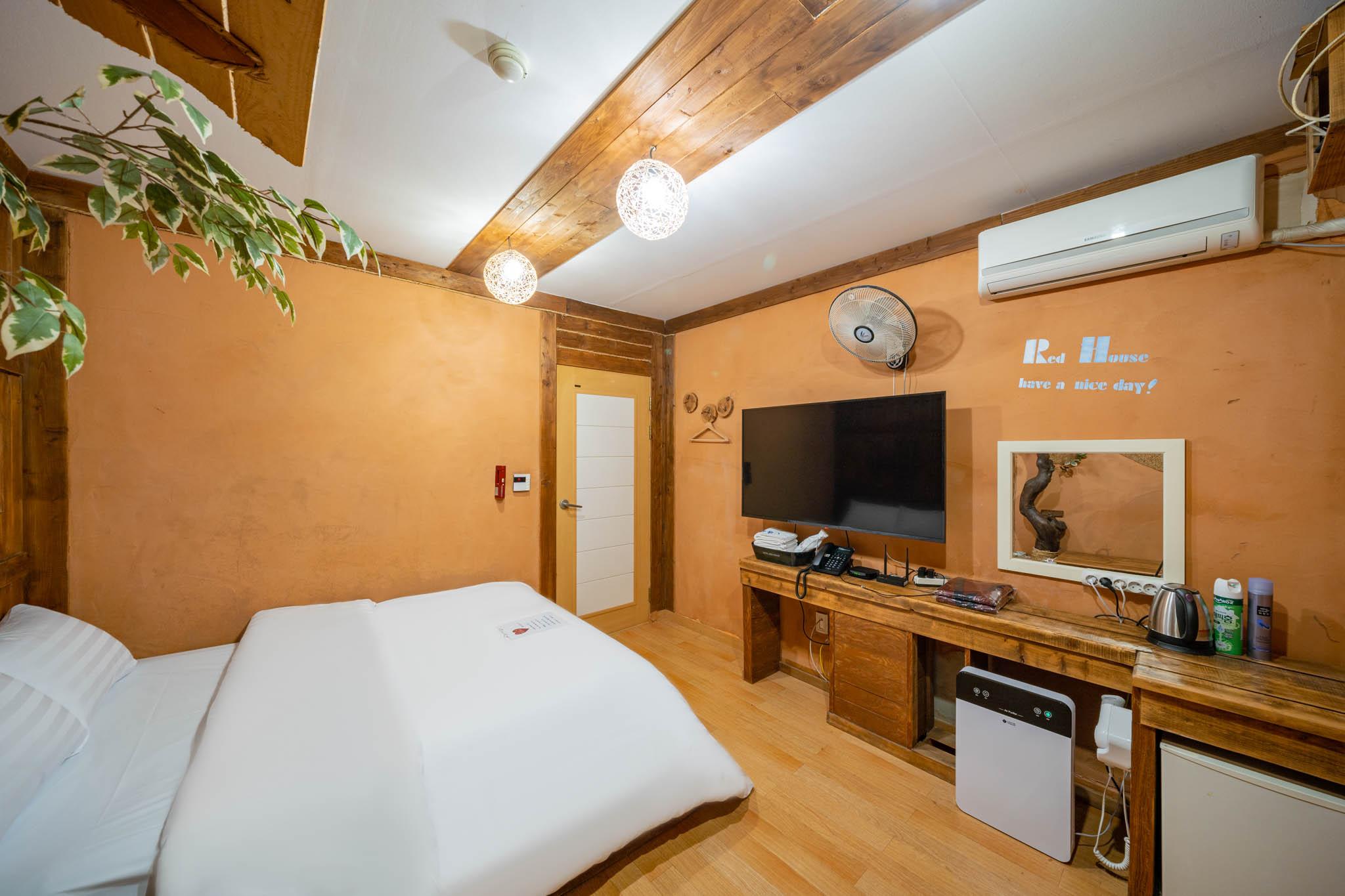 아산 레드 하우스 (Asan Red House)
