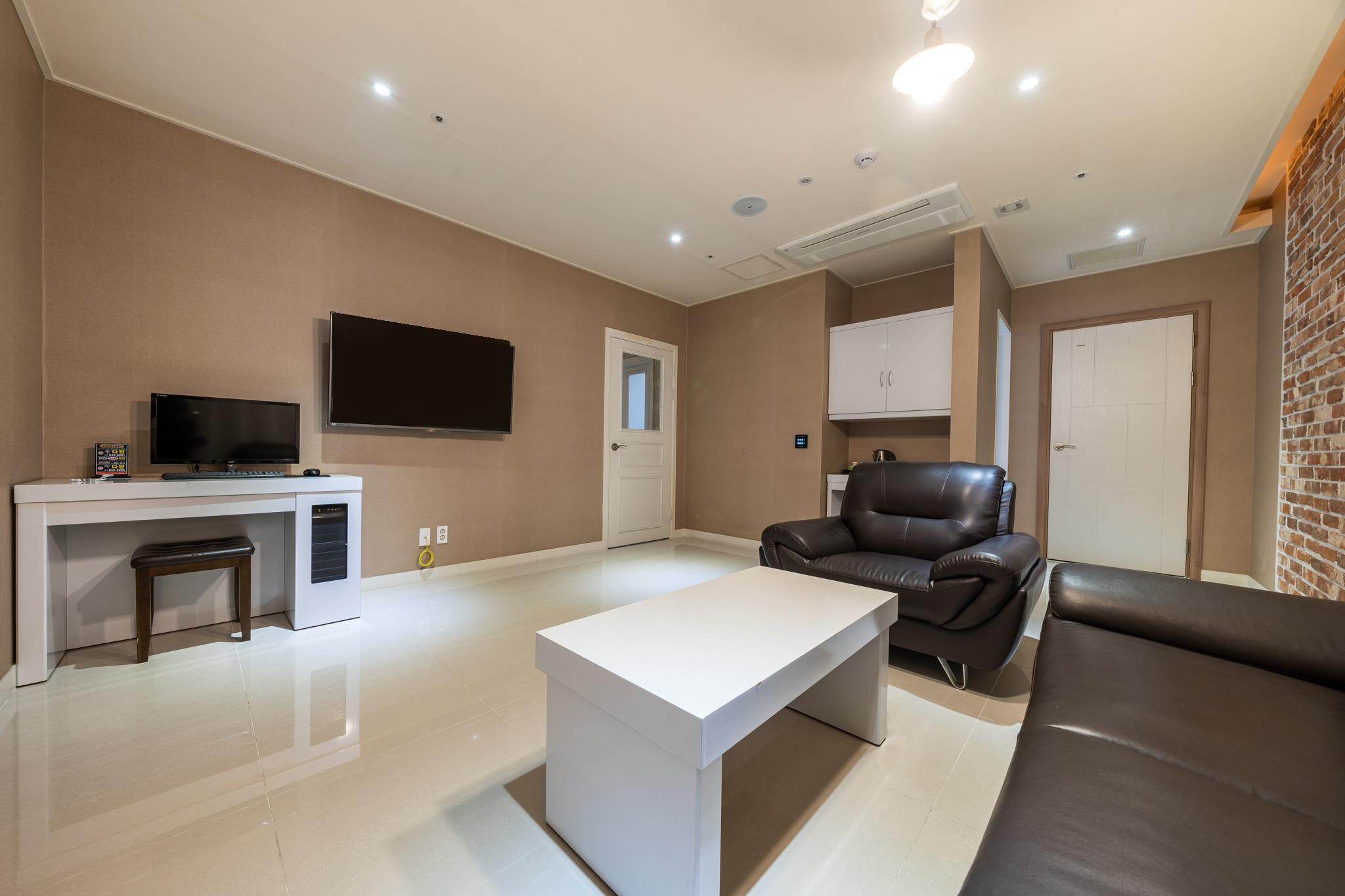 충주 리버 관광 호텔 (Chungju River Tourist Hotel)