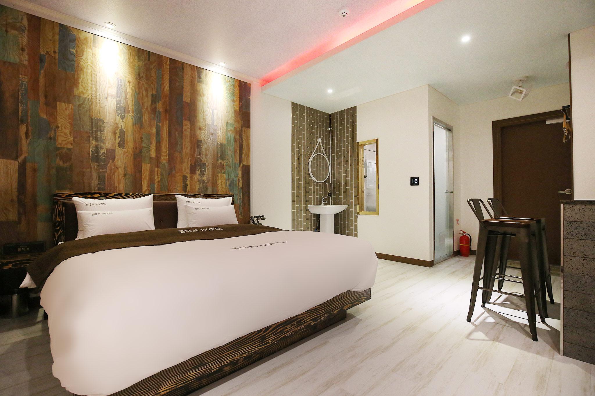 음성 몰디브 무인텔 (Eumseong Maldives Self Check-in hotel)