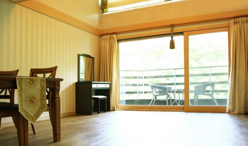 이스턴 파크 리조트 (Eastern Park Resort)