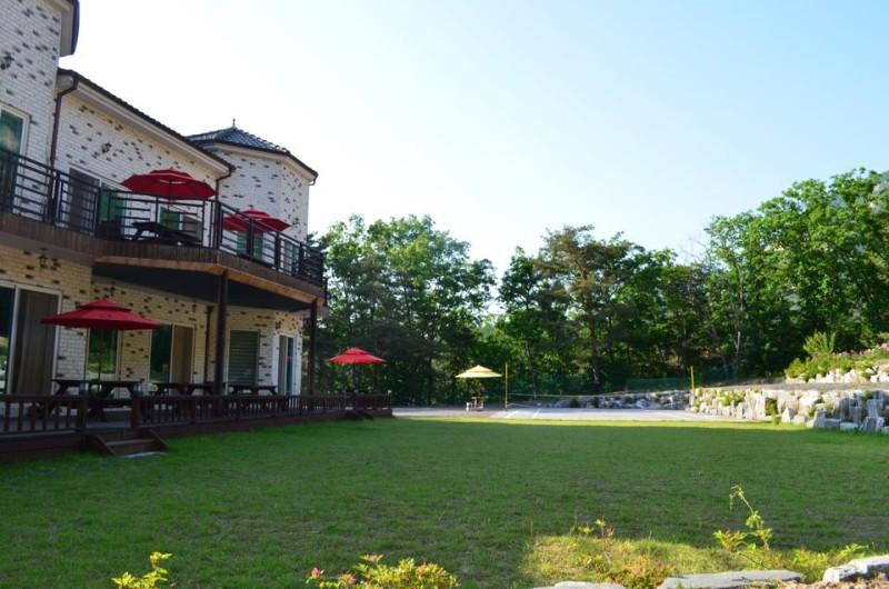 포천 산정파인트리펜션 (Pocheon Sanjeong Pine Tree Pension)