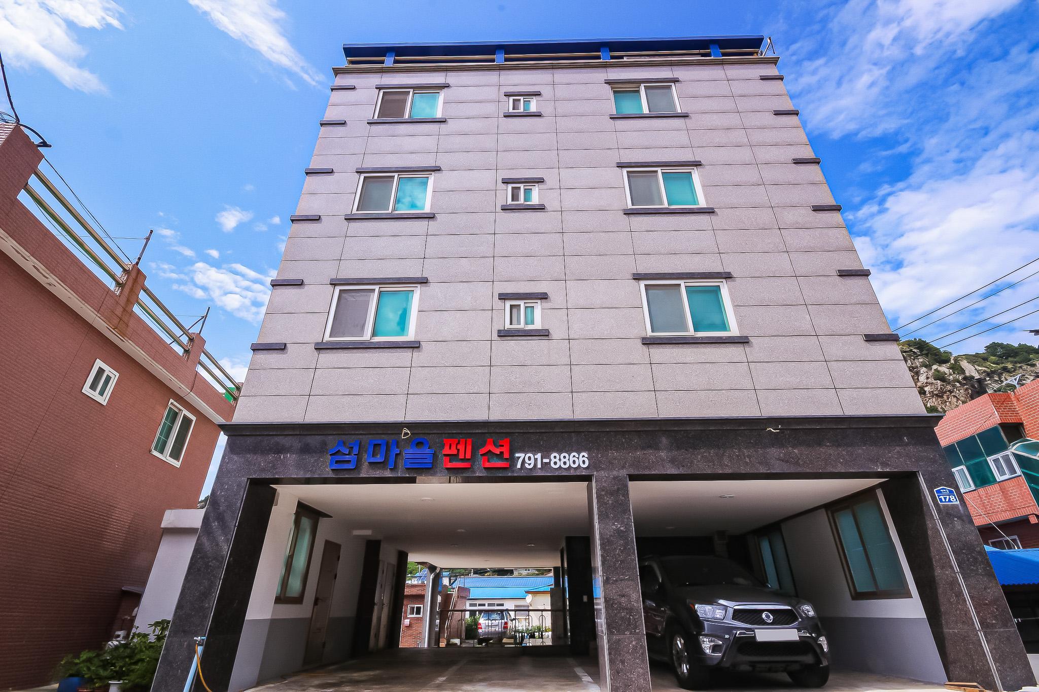 울릉 섬마을 펜션 (Ulleung Island Village Pension)