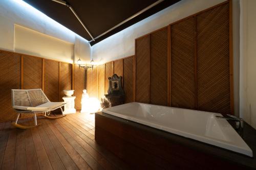 루아 프리미엄 무인호텔 (LUA PREMIUM Drive-In Hotel)