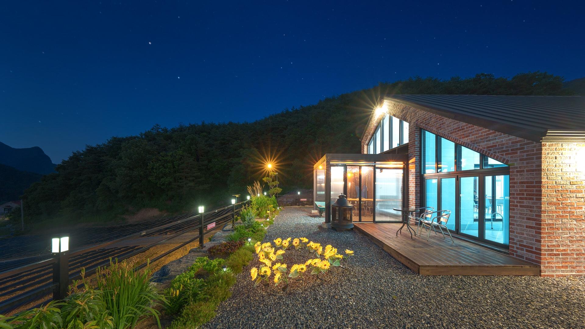 Danyang Dandelion Pool Villa