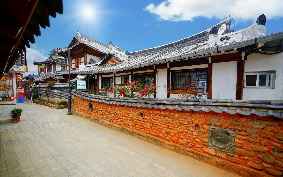 전주 한옥마을 이화원 고택 (Jeonju Hanokmaeul Ihwawon Gotek)
